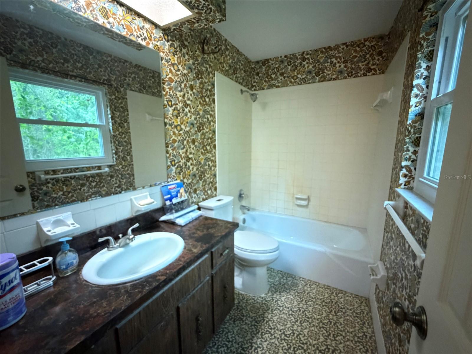 LAKE & FOREST CLUB - Residential