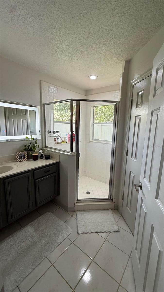 BENTLEY WOODS - Residential
