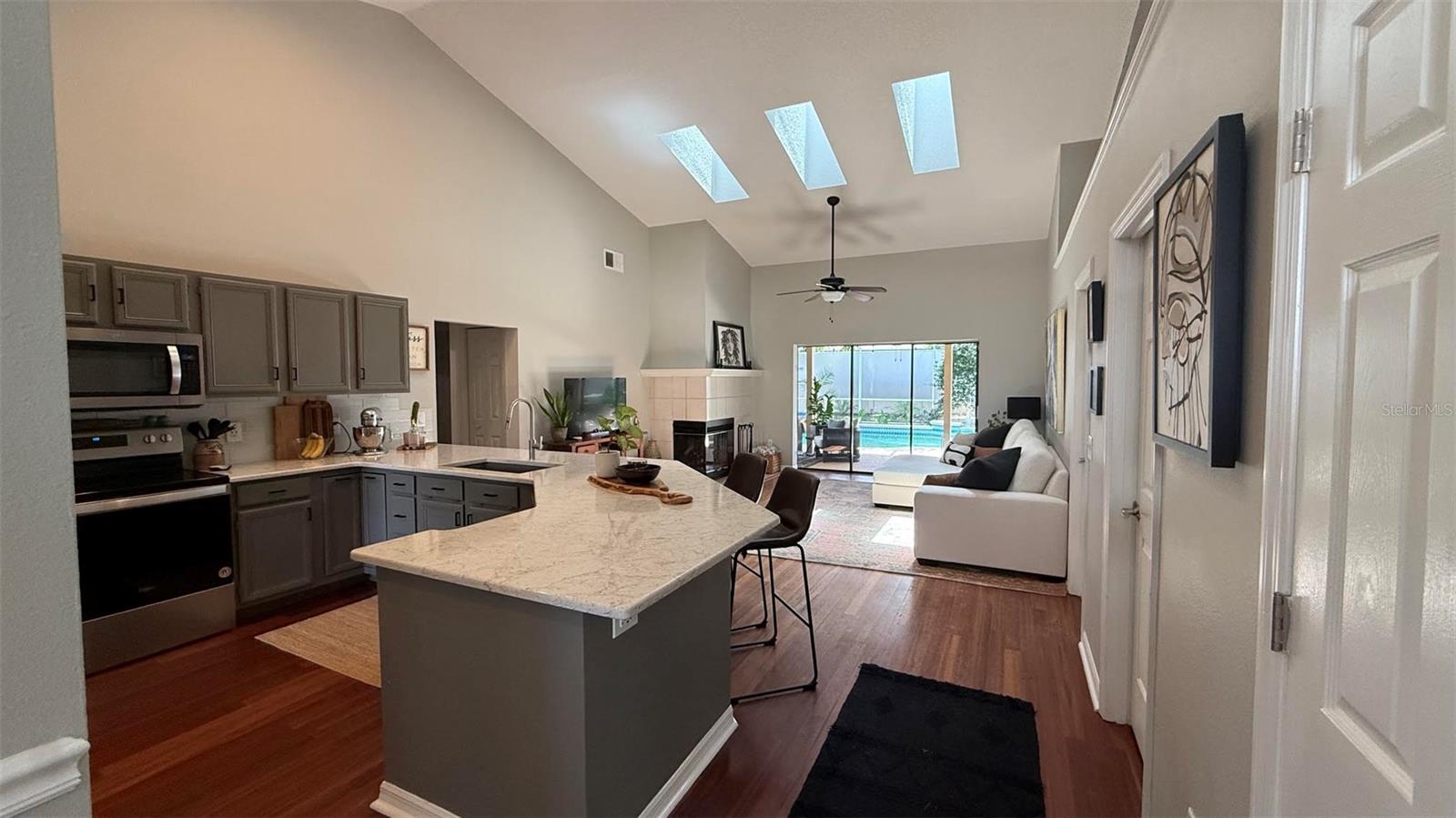 BENTLEY WOODS - Residential