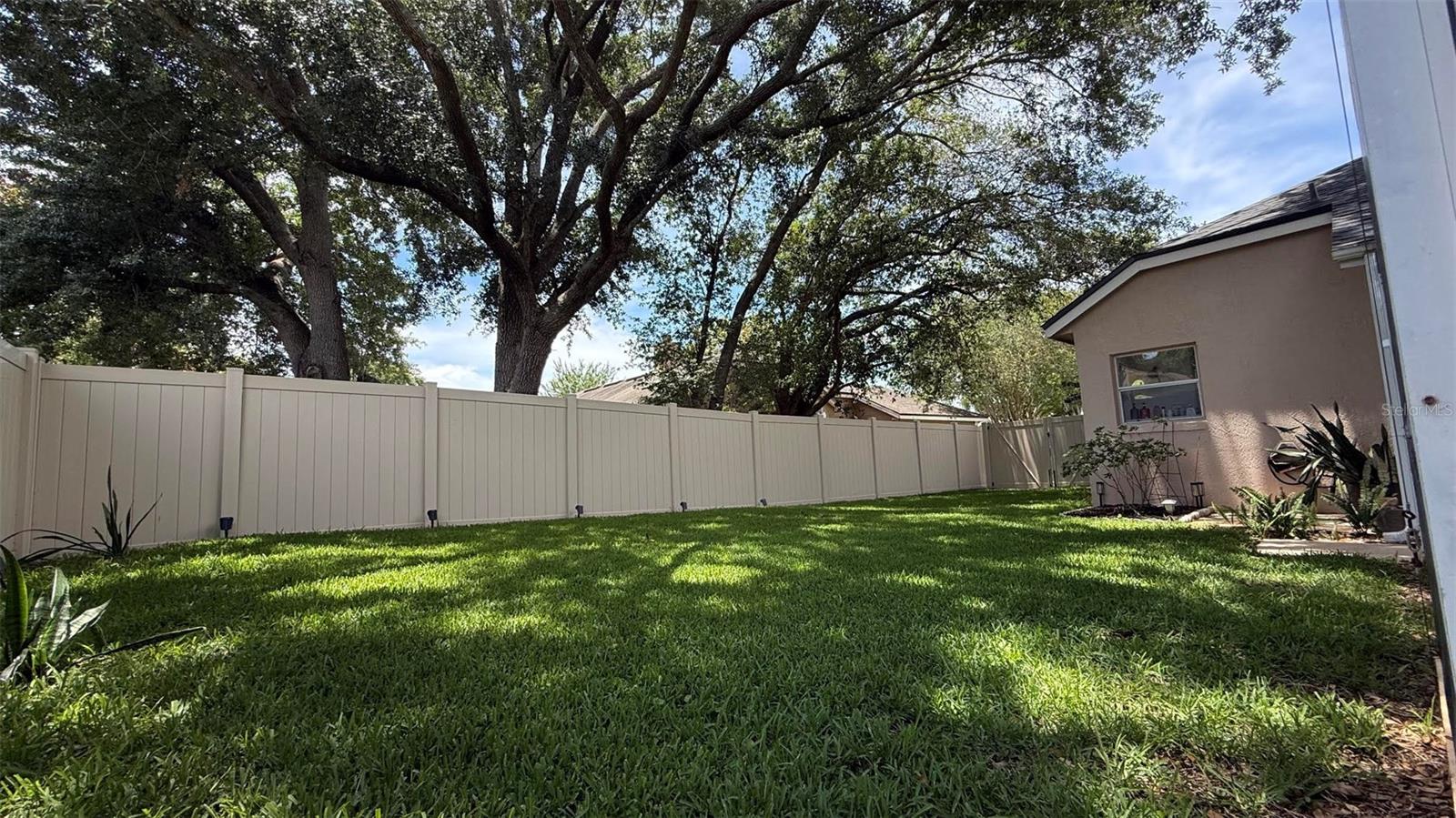 BENTLEY WOODS - Residential