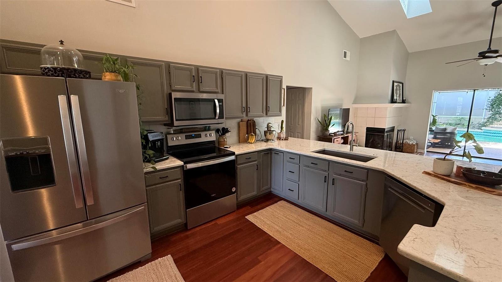 BENTLEY WOODS - Residential