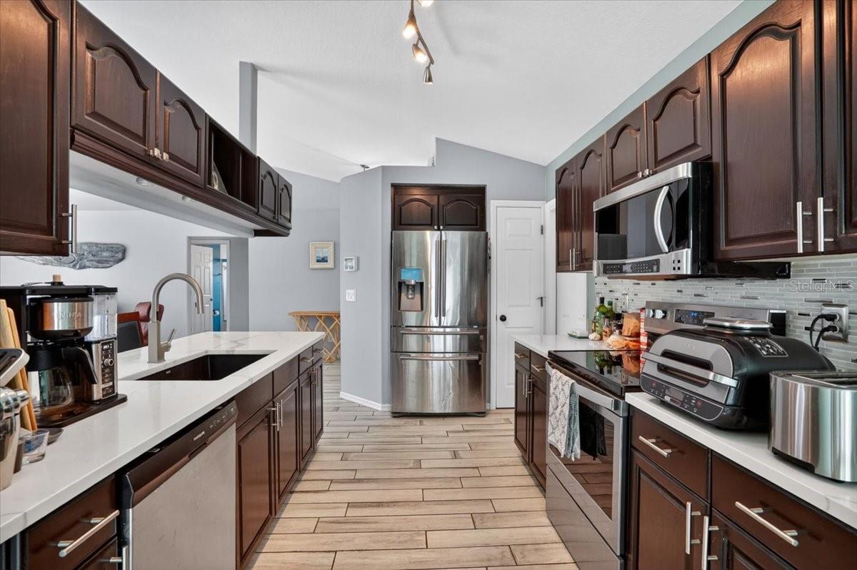 SUMMERWOOD - Residential