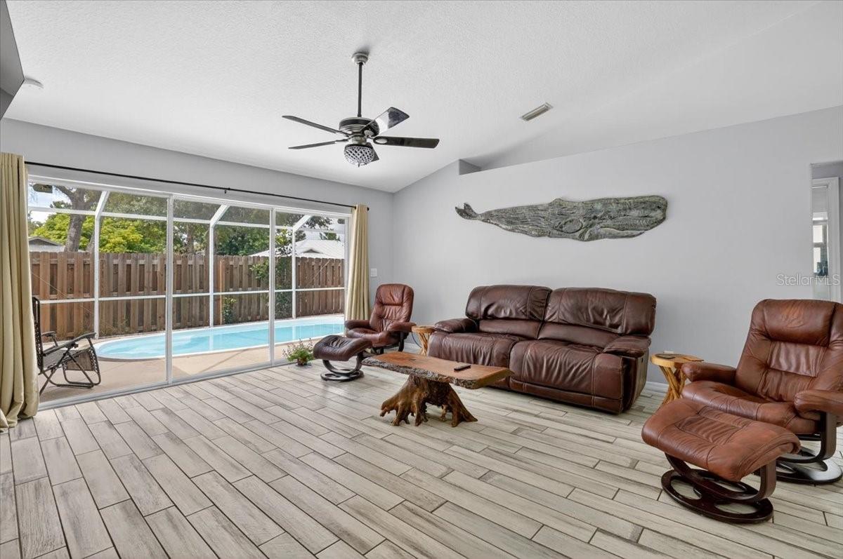 SUMMERWOOD - Residential