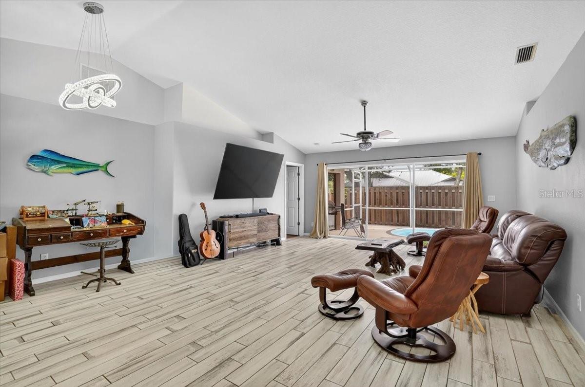 SUMMERWOOD - Residential
