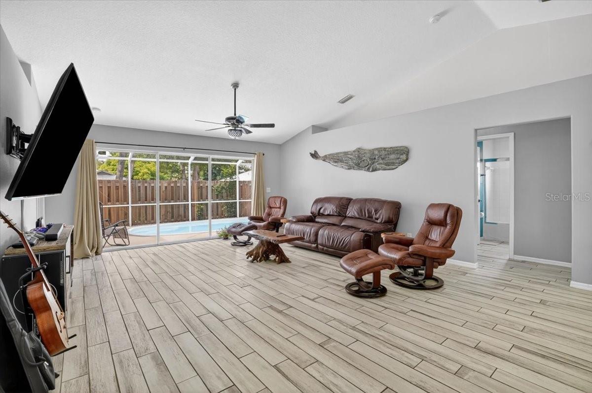 SUMMERWOOD - Residential