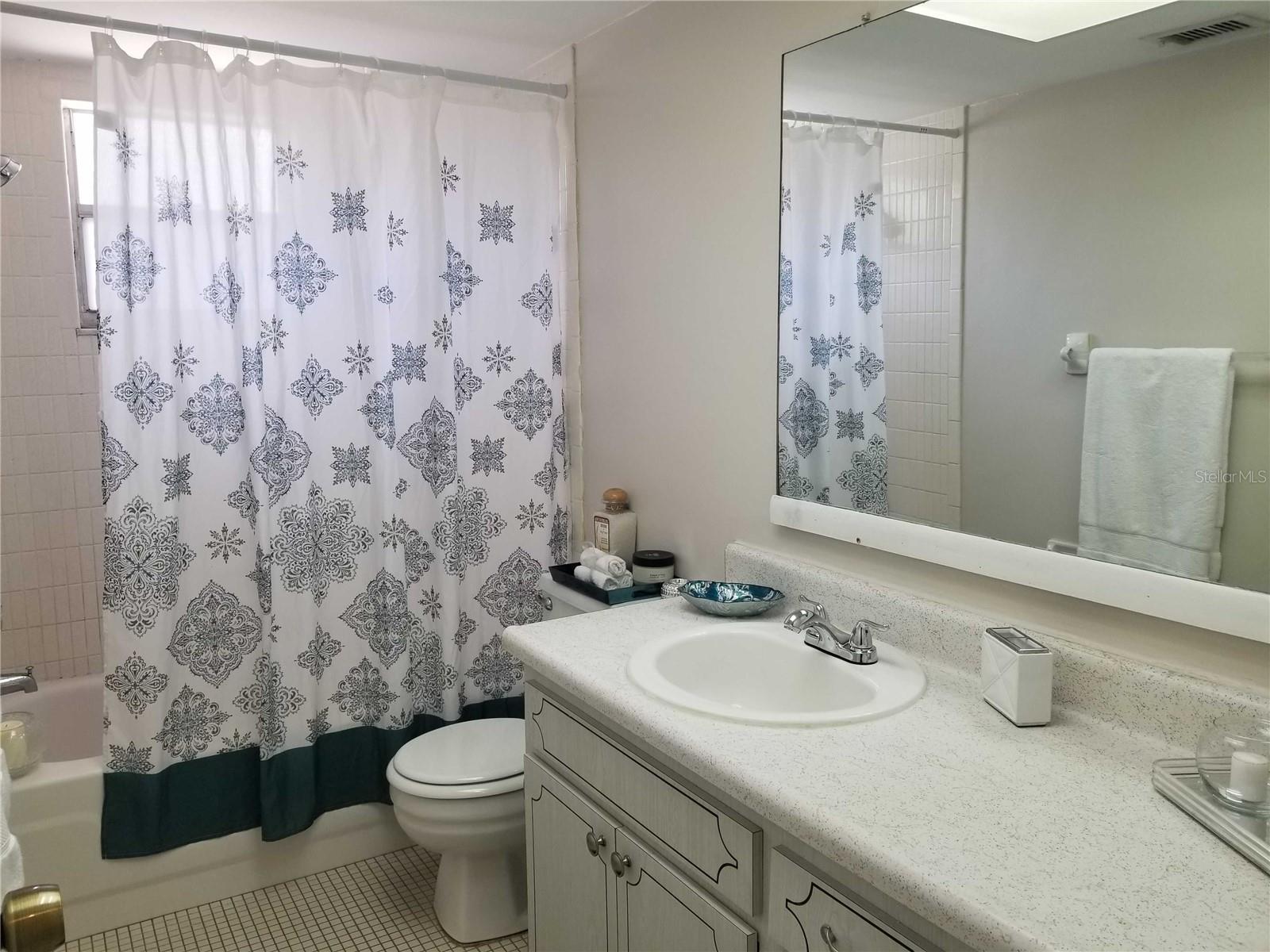 SKYCREST GREENS - Residential Income