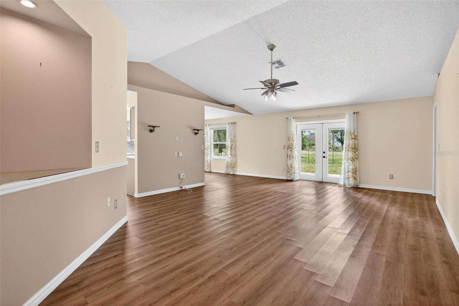 SHERWOOD OAKS PUD - Residential