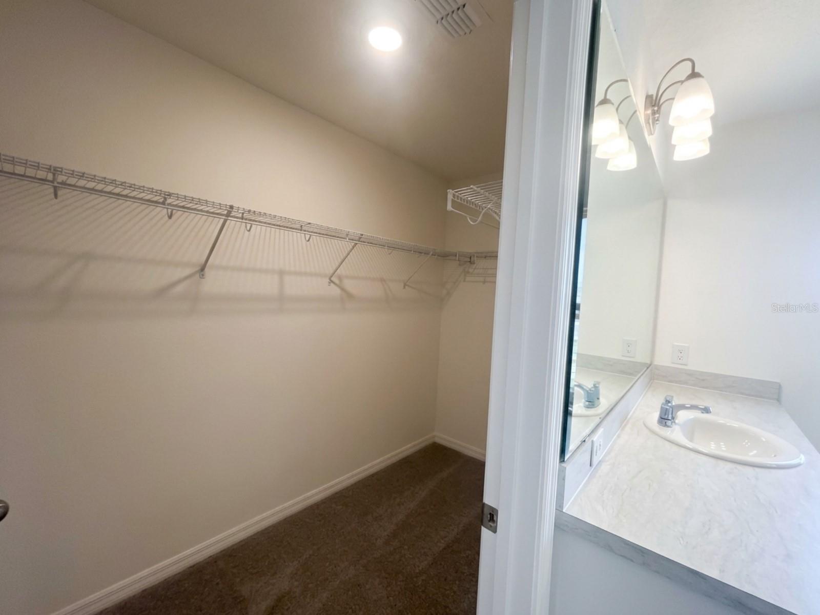PINE MEADOWS RESERVE - Residential Lease