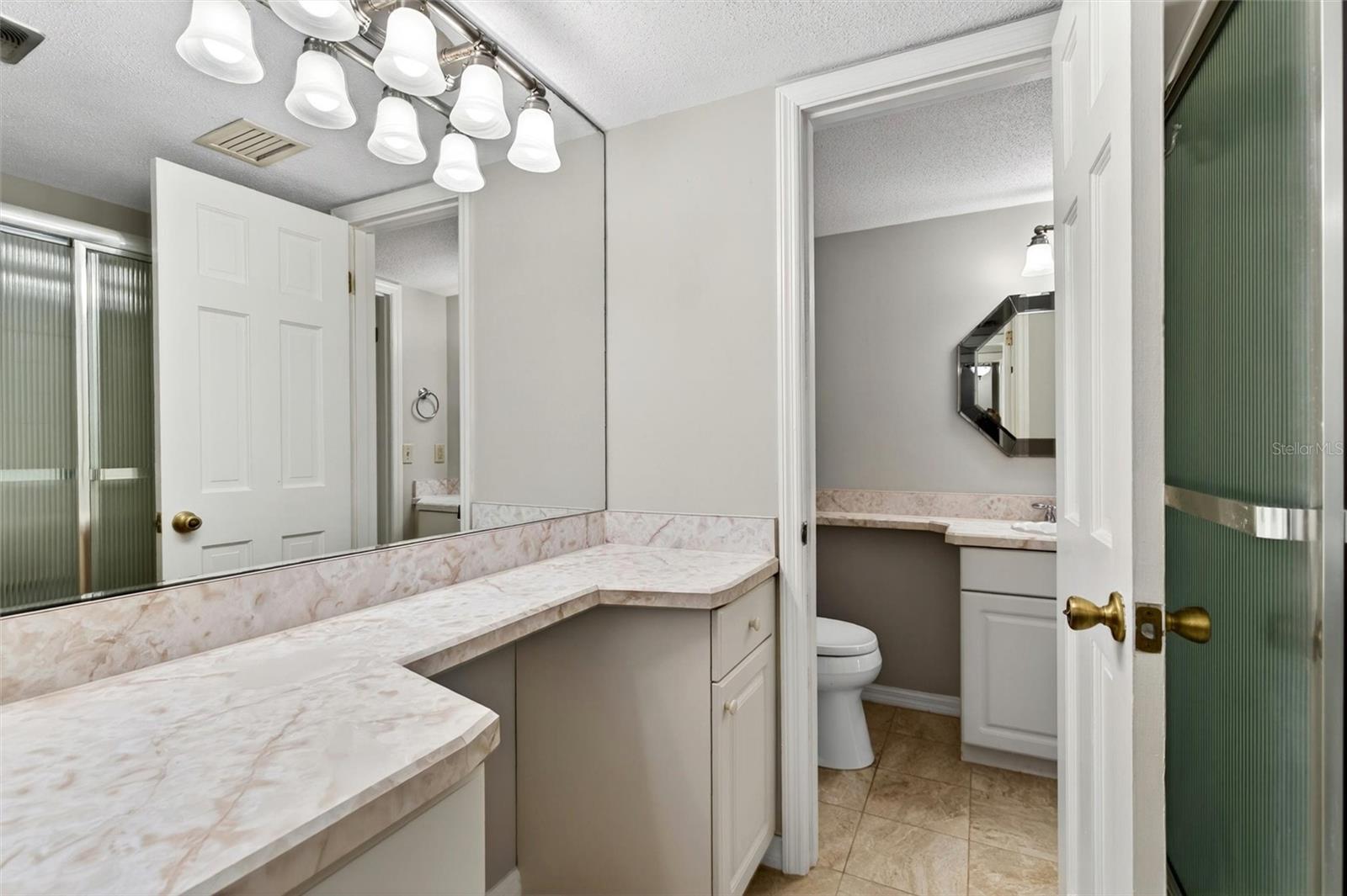 COLONIAL TOWNHOUSE APT PH II - Residential