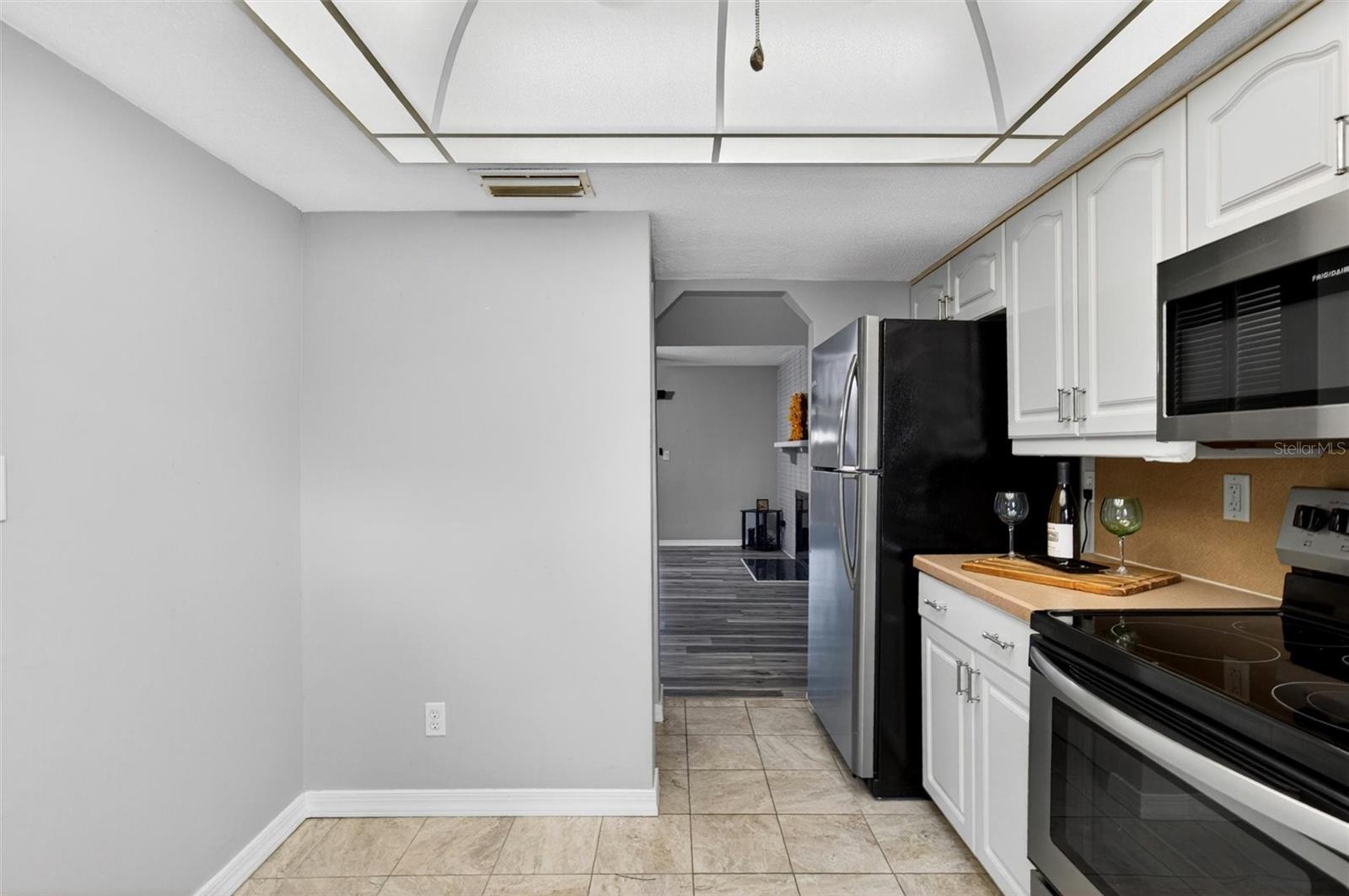 COLONIAL TOWNHOUSE APT PH II - Residential