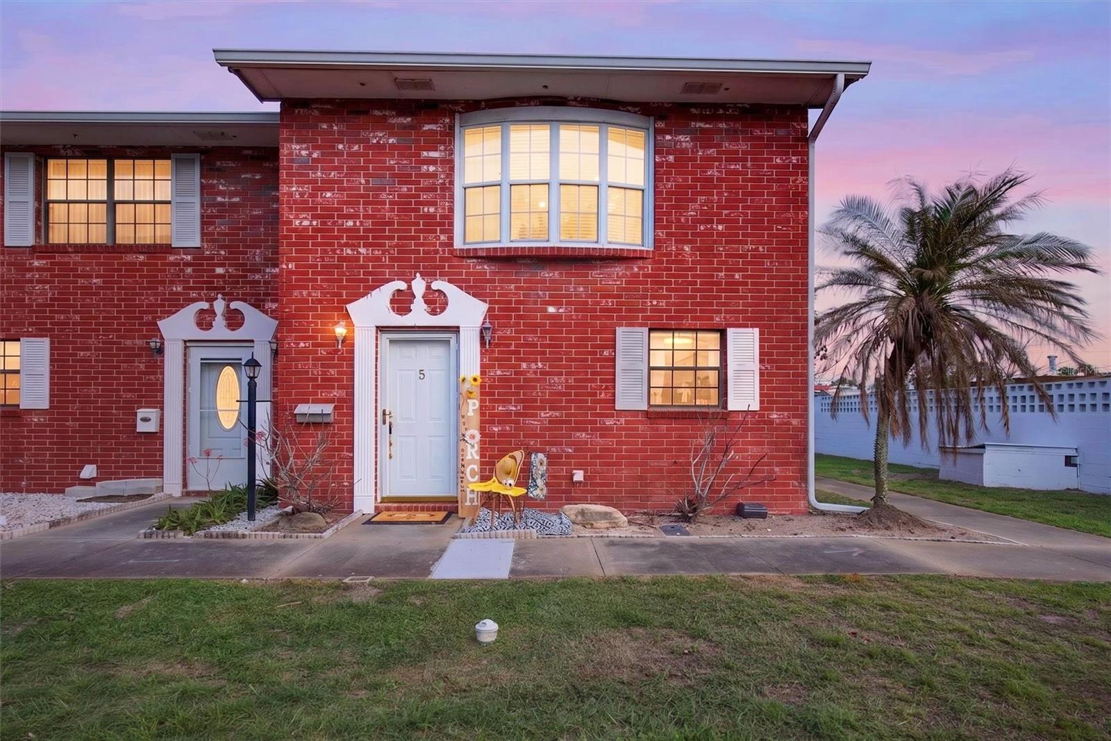 COLONIAL TOWNHOUSE APT PH II - Residential