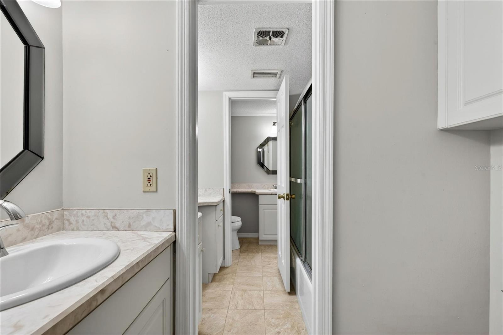 COLONIAL TOWNHOUSE APT PH II - Residential