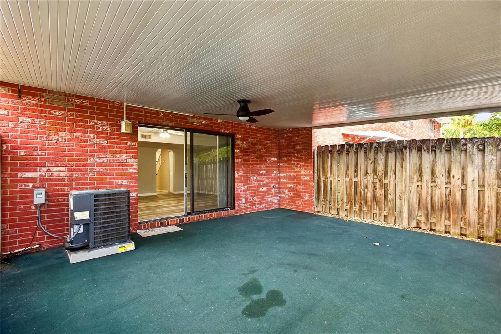 COLONIAL TOWNHOUSE APT PH II - Residential