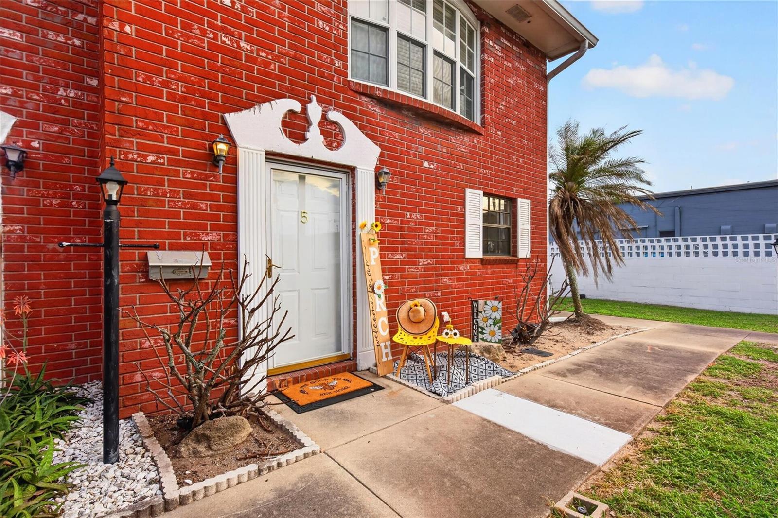 COLONIAL TOWNHOUSE APT PH II - Residential