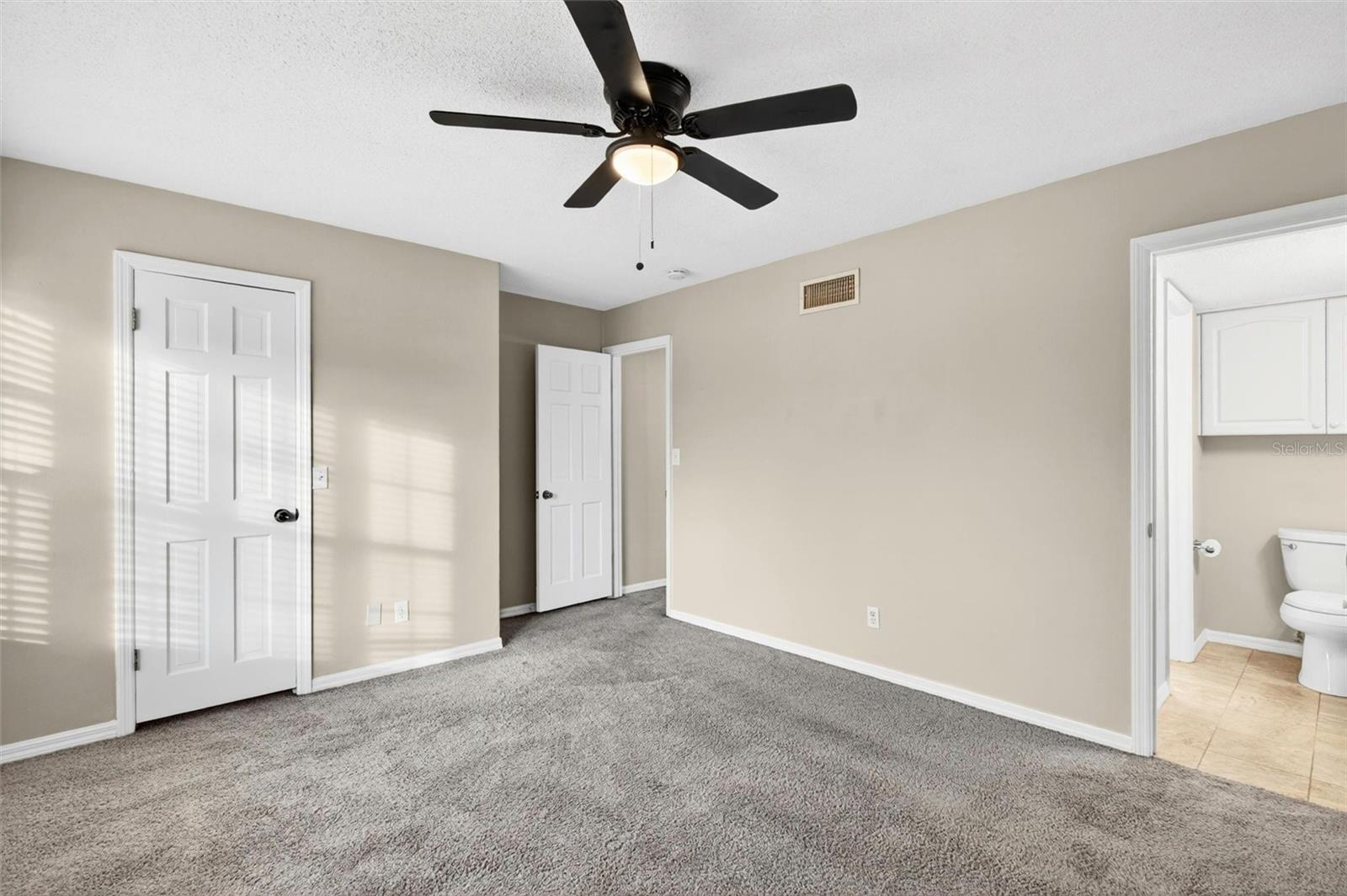 COLONIAL TOWNHOUSE APT PH II - Residential