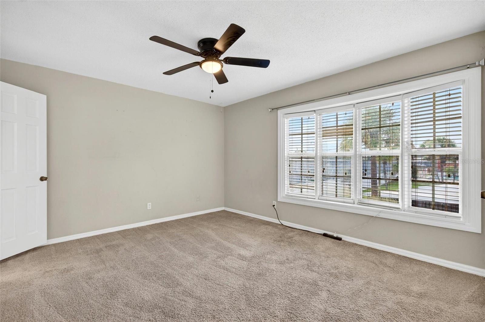 COLONIAL TOWNHOUSE APT PH II - Residential