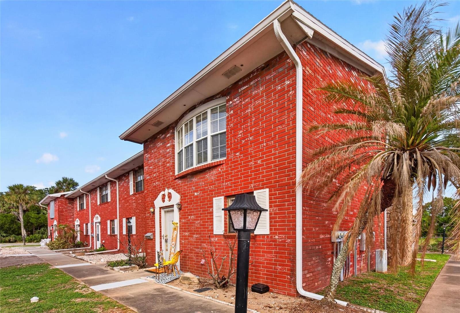 COLONIAL TOWNHOUSE APT PH II - Residential