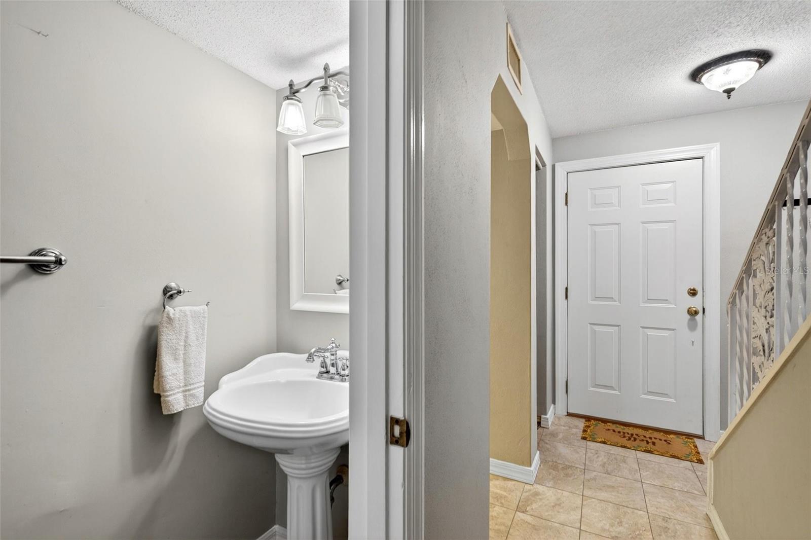 COLONIAL TOWNHOUSE APT PH II - Residential