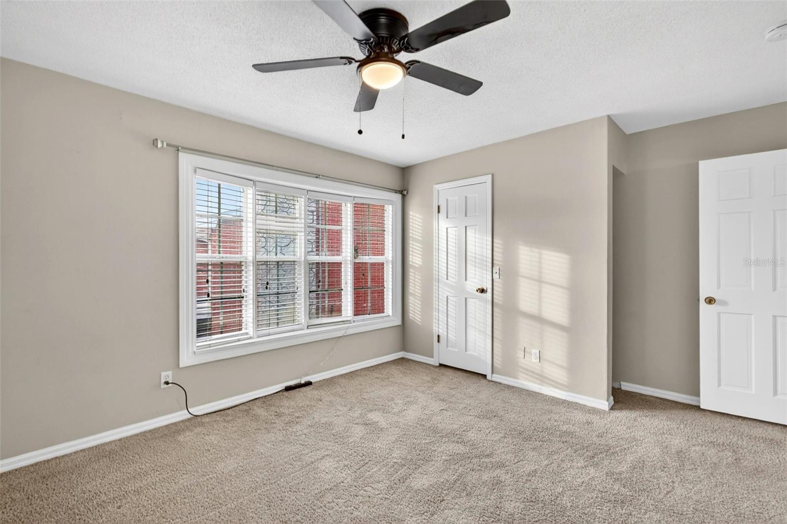 COLONIAL TOWNHOUSE APT PH II - Residential