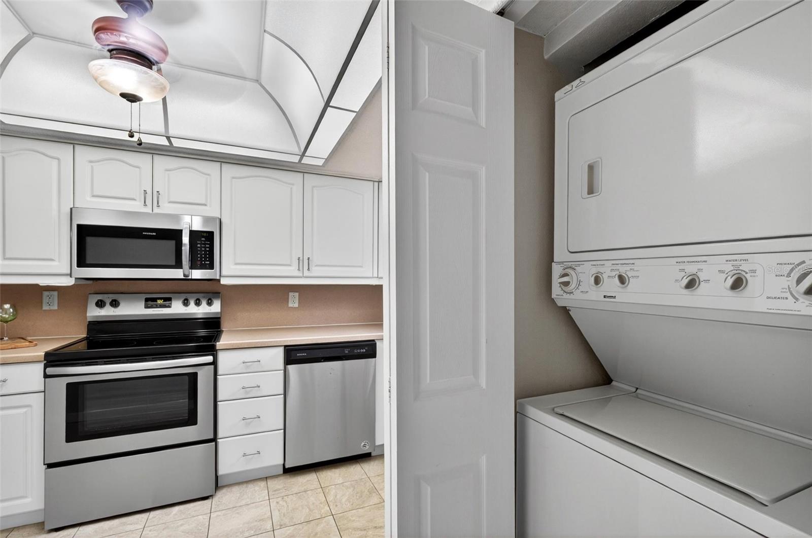 COLONIAL TOWNHOUSE APT PH II - Residential