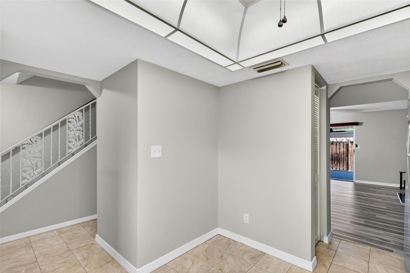 COLONIAL TOWNHOUSE APT PH II - Residential