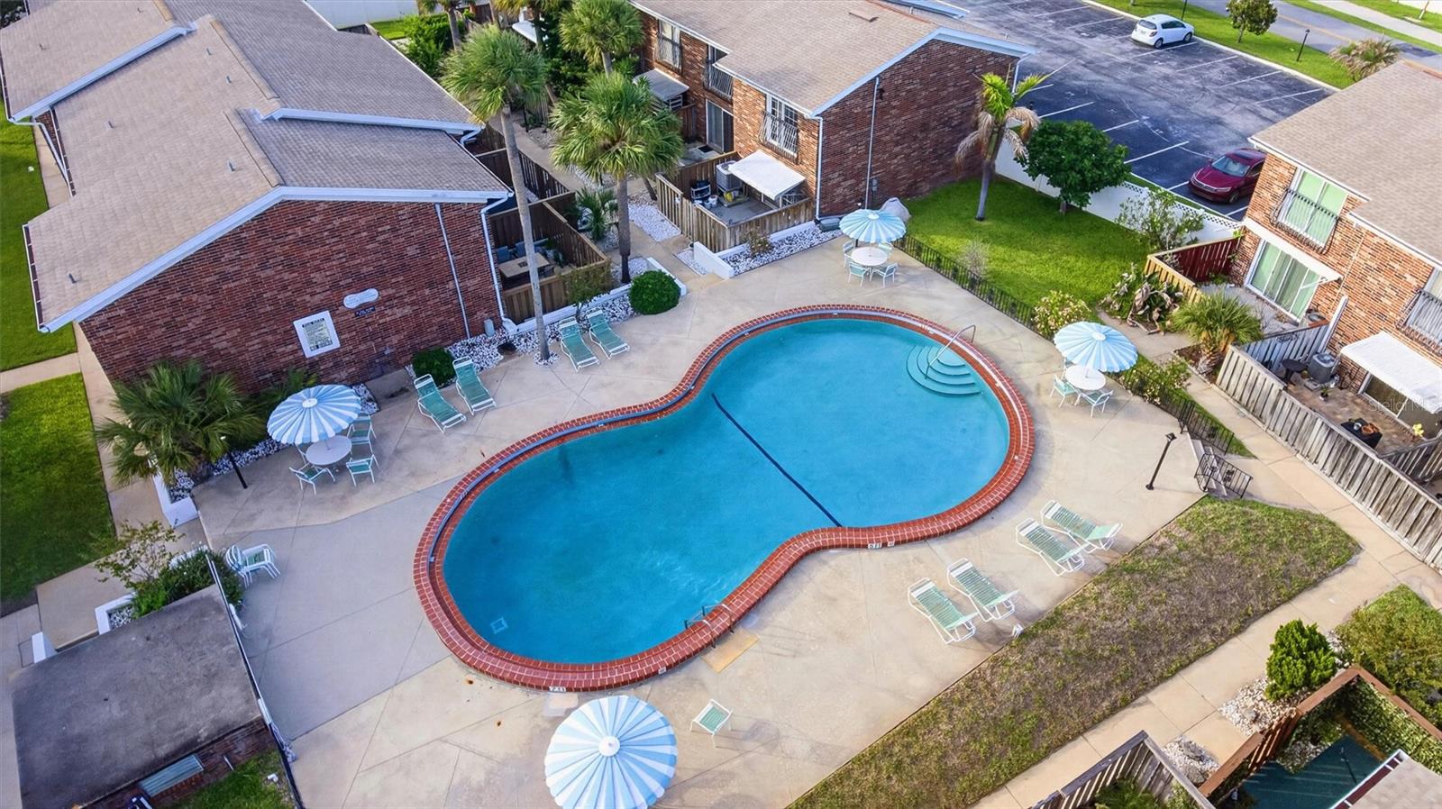 COLONIAL TOWNHOUSE APT PH II - Residential