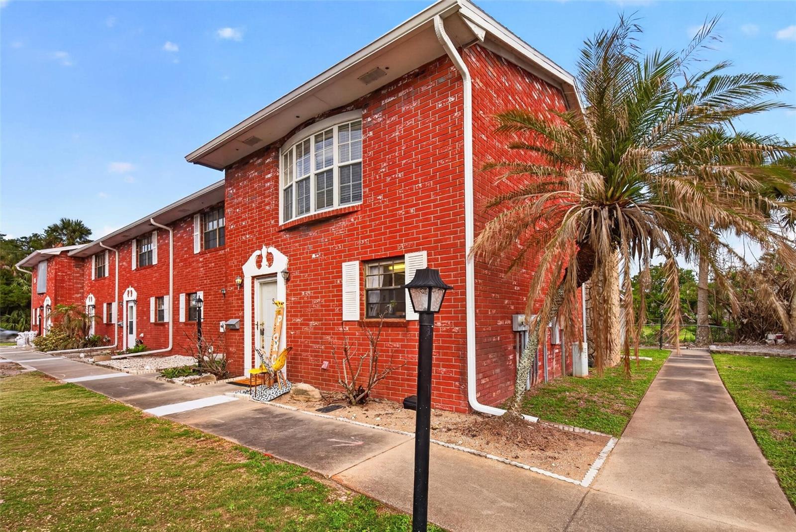 COLONIAL TOWNHOUSE APT PH II - Residential