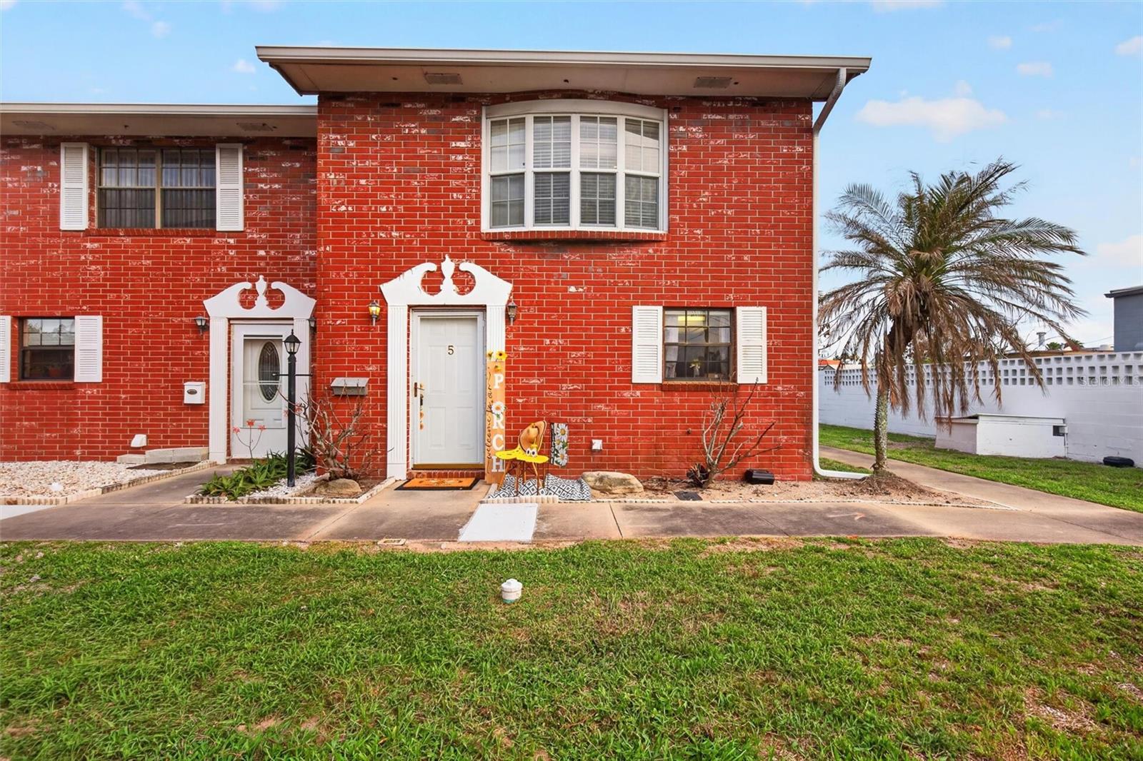 COLONIAL TOWNHOUSE APT PH II - Residential