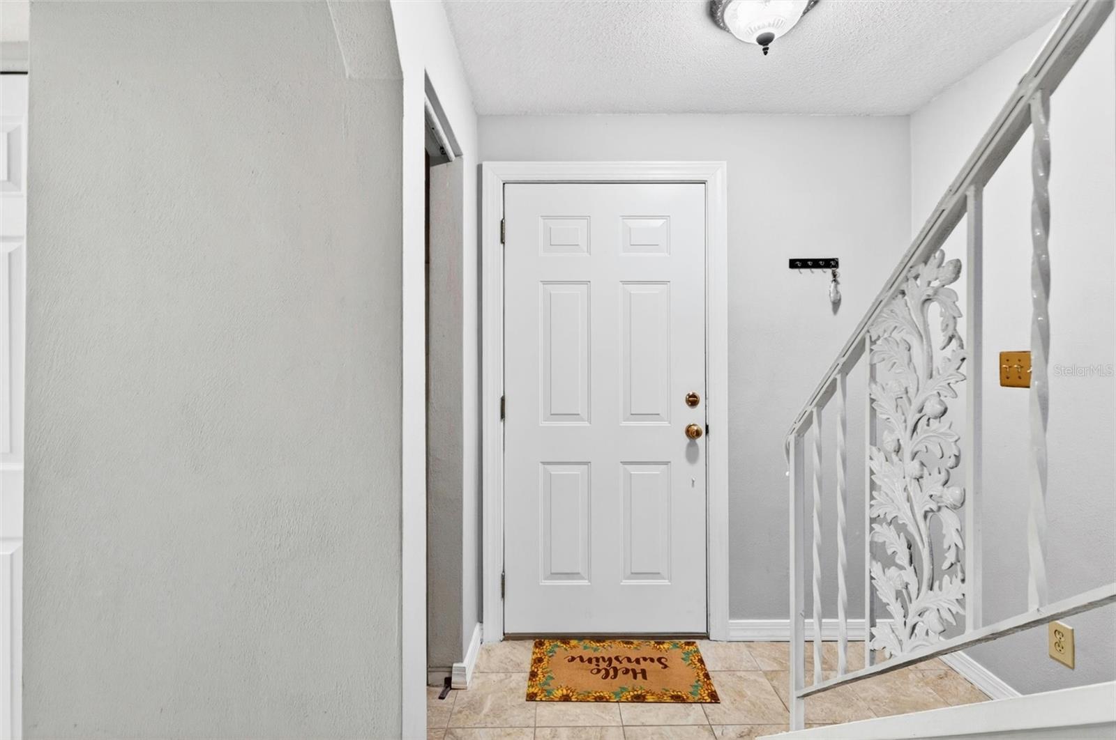 COLONIAL TOWNHOUSE APT PH II - Residential