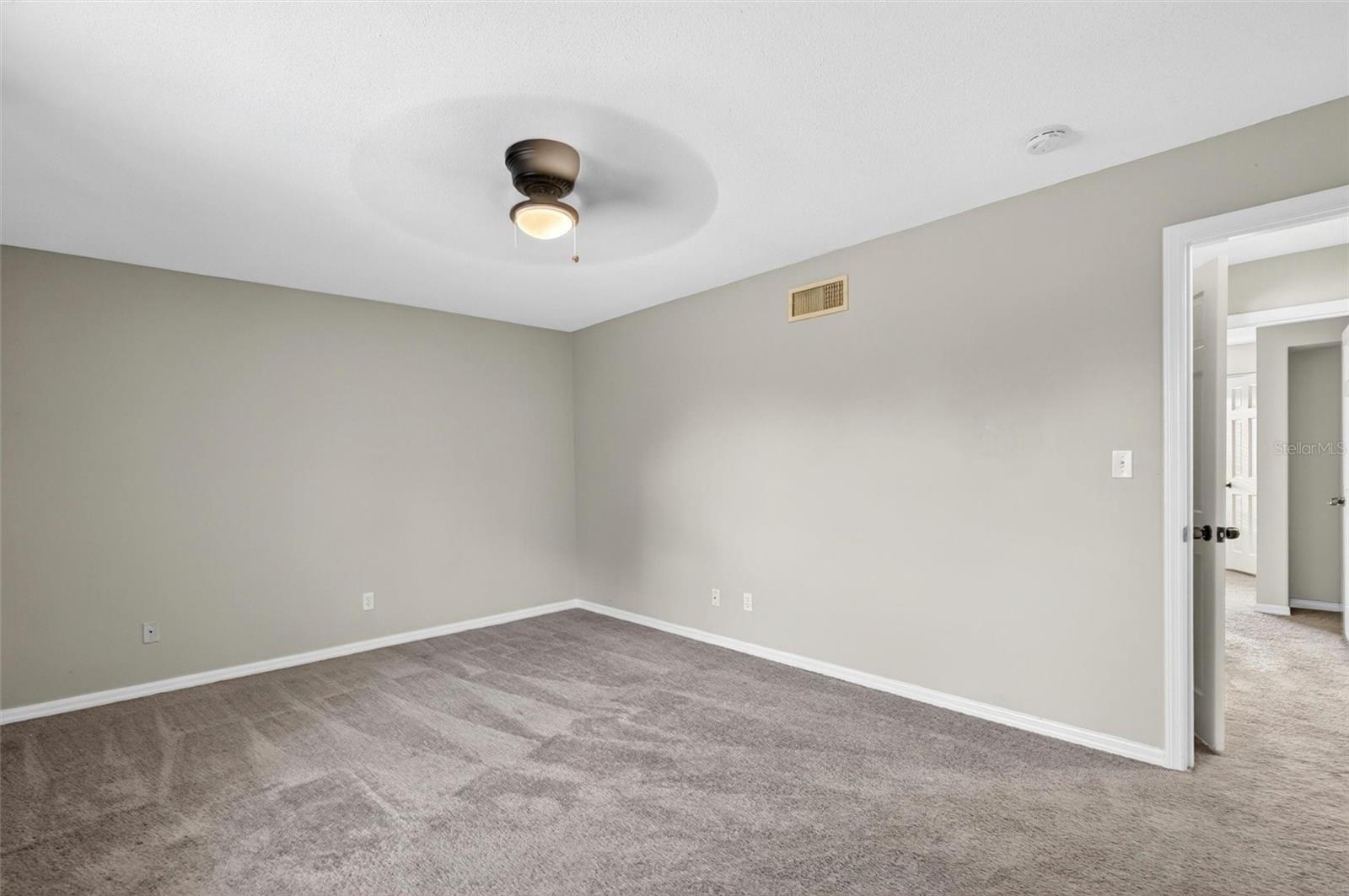 COLONIAL TOWNHOUSE APT PH II - Residential