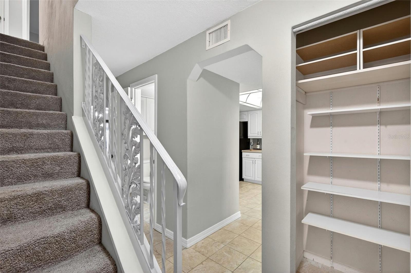 COLONIAL TOWNHOUSE APT PH II - Residential