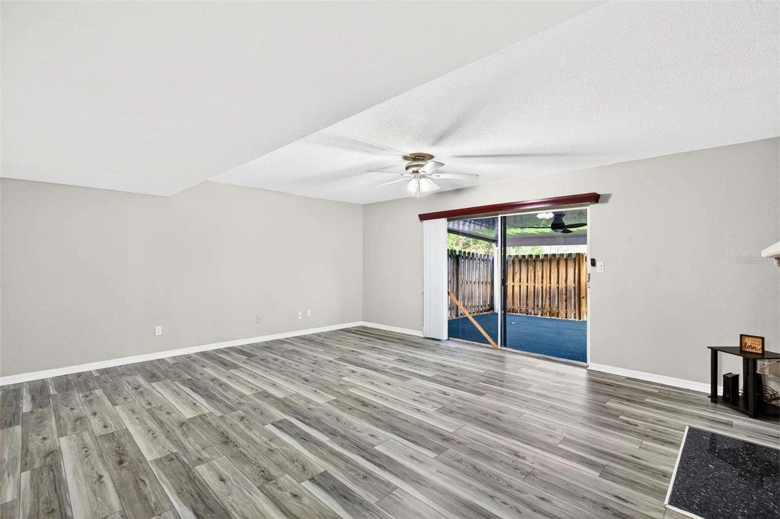COLONIAL TOWNHOUSE APT PH II - Residential
