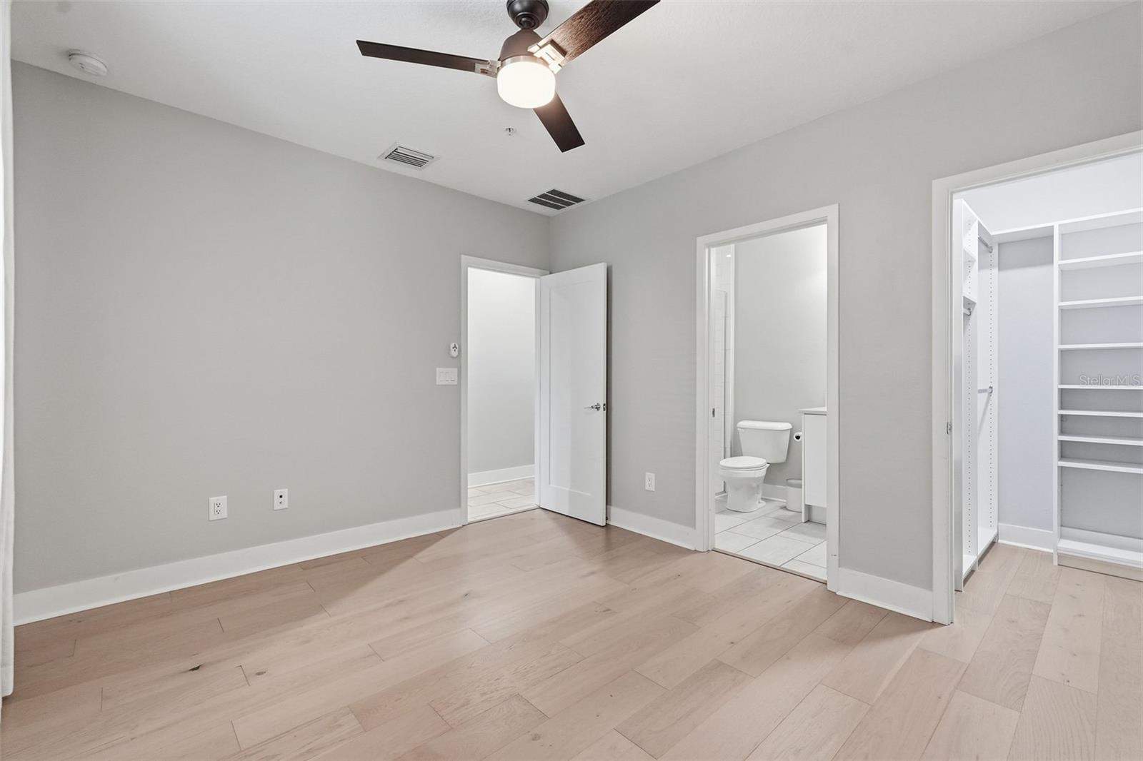 WESTSHORE VILLAGE TWNHMS - Residential