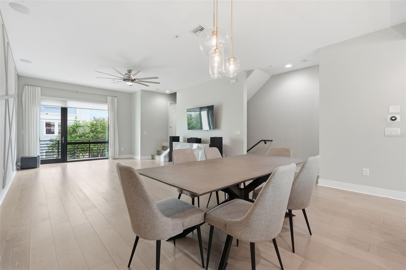 WESTSHORE VILLAGE TWNHMS - Residential