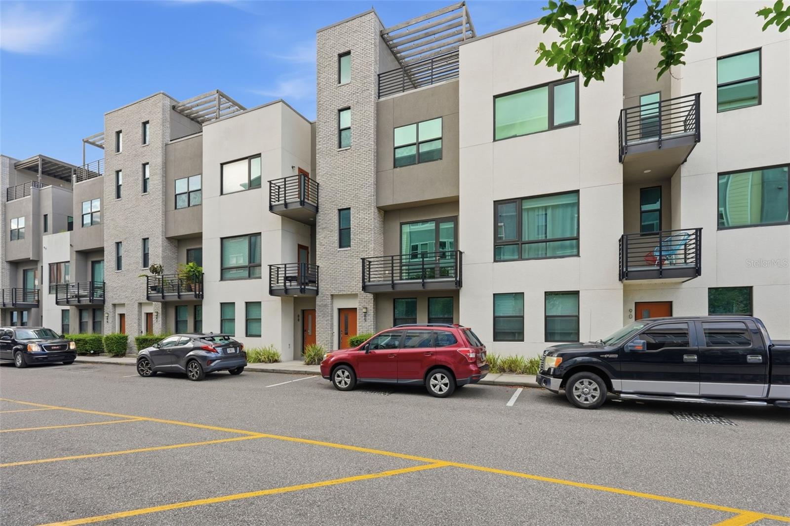 WESTSHORE VILLAGE TWNHMS - Residential