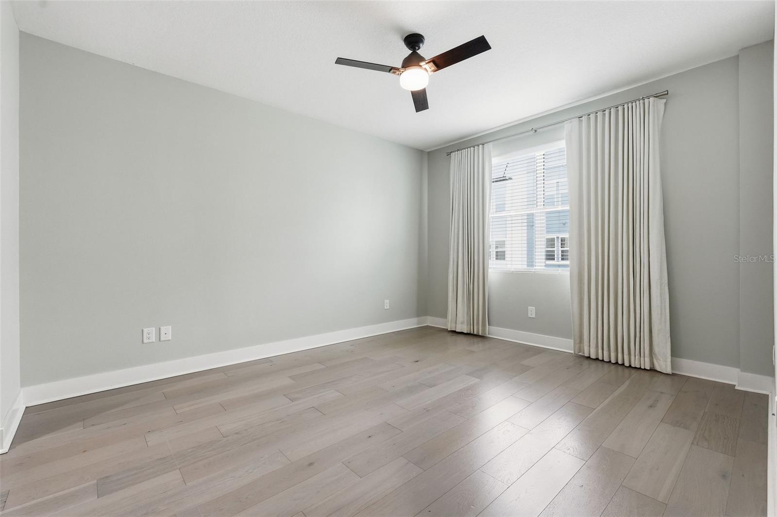WESTSHORE VILLAGE TWNHMS - Residential