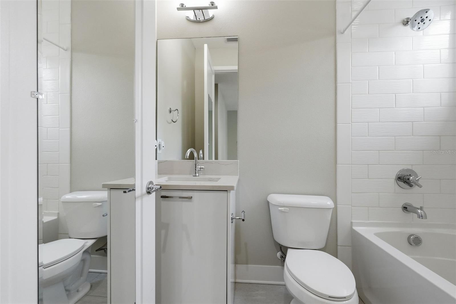 WESTSHORE VILLAGE TWNHMS - Residential