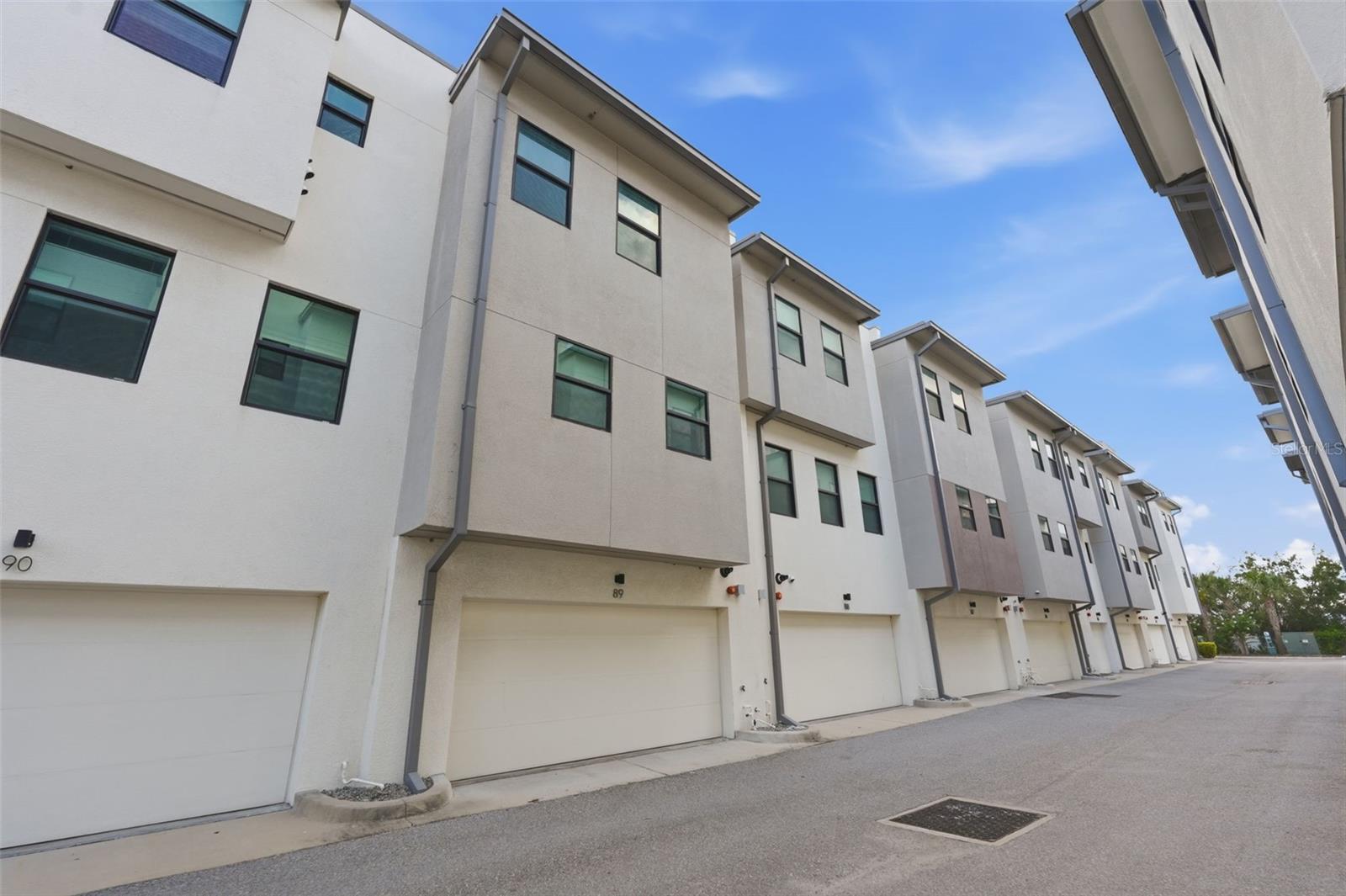 WESTSHORE VILLAGE TWNHMS - Residential