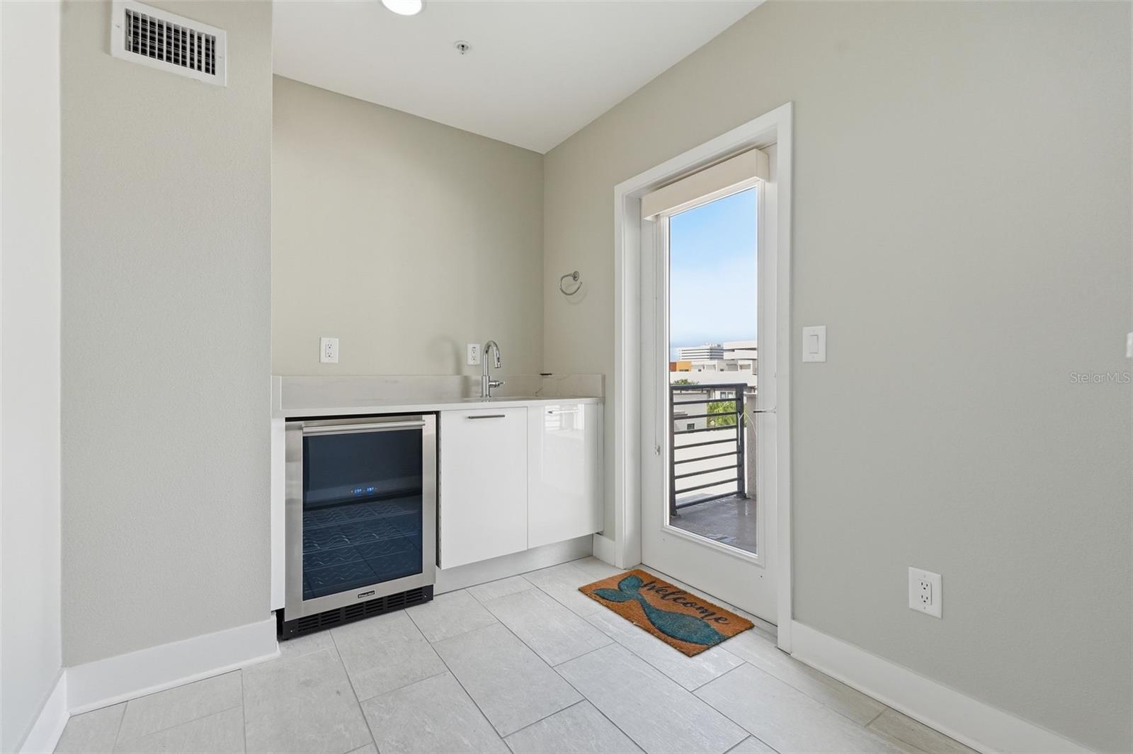 WESTSHORE VILLAGE TWNHMS - Residential
