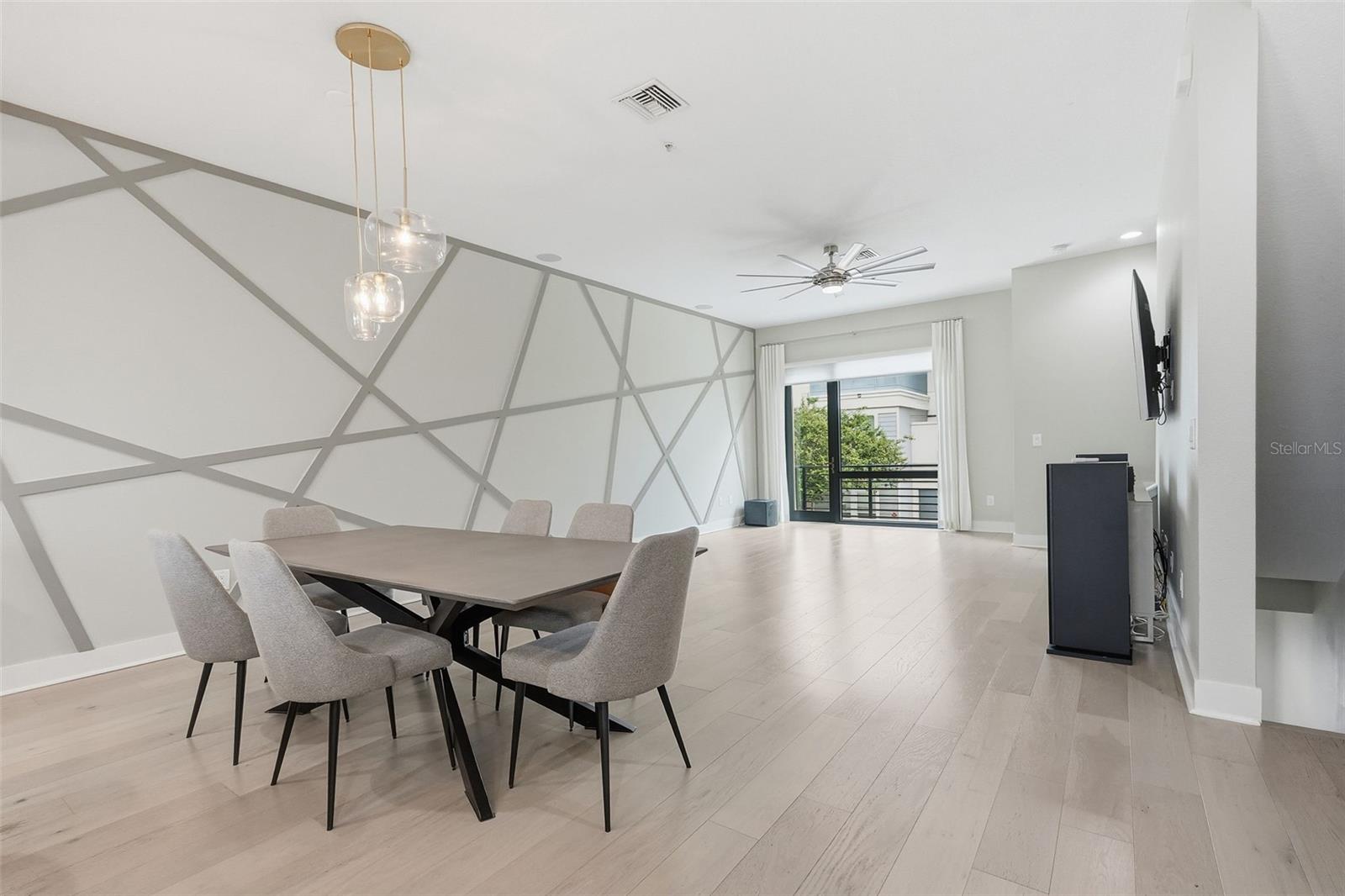 WESTSHORE VILLAGE TWNHMS - Residential