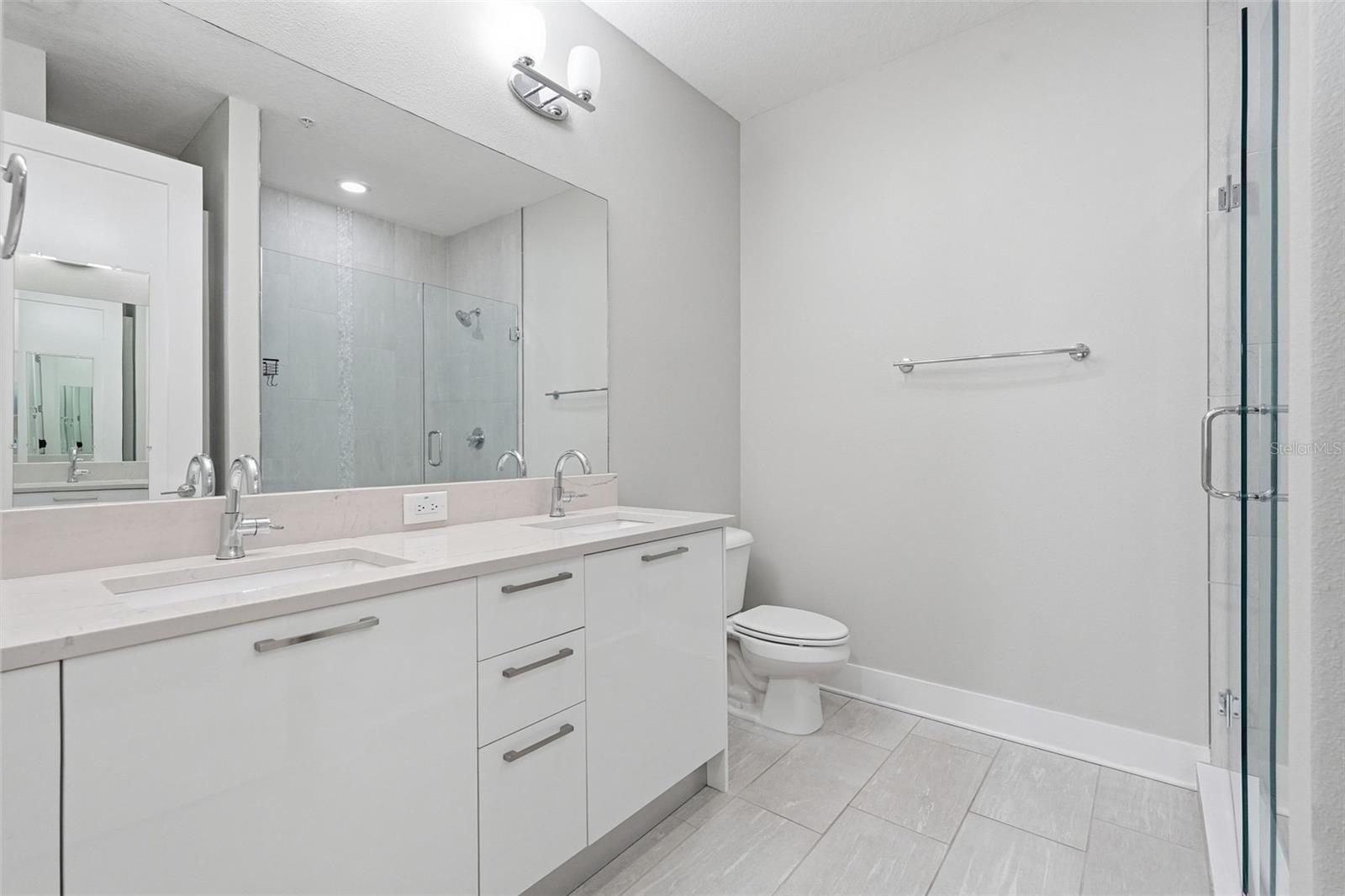 WESTSHORE VILLAGE TWNHMS - Residential
