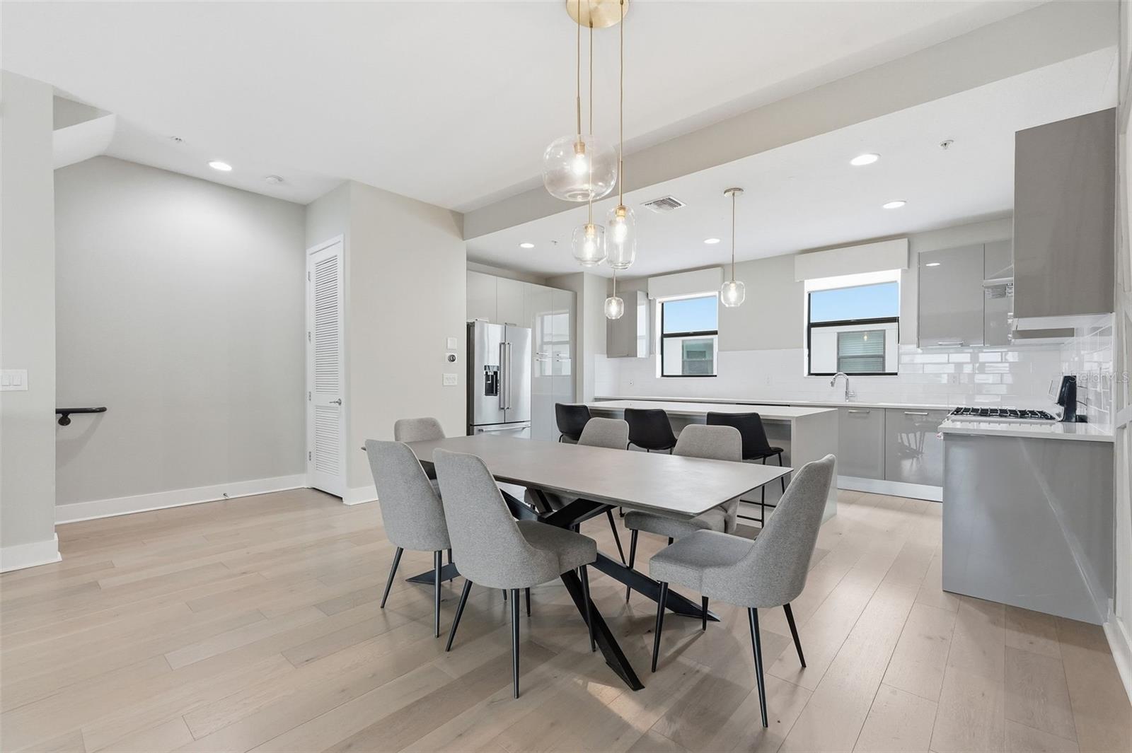 WESTSHORE VILLAGE TWNHMS - Residential