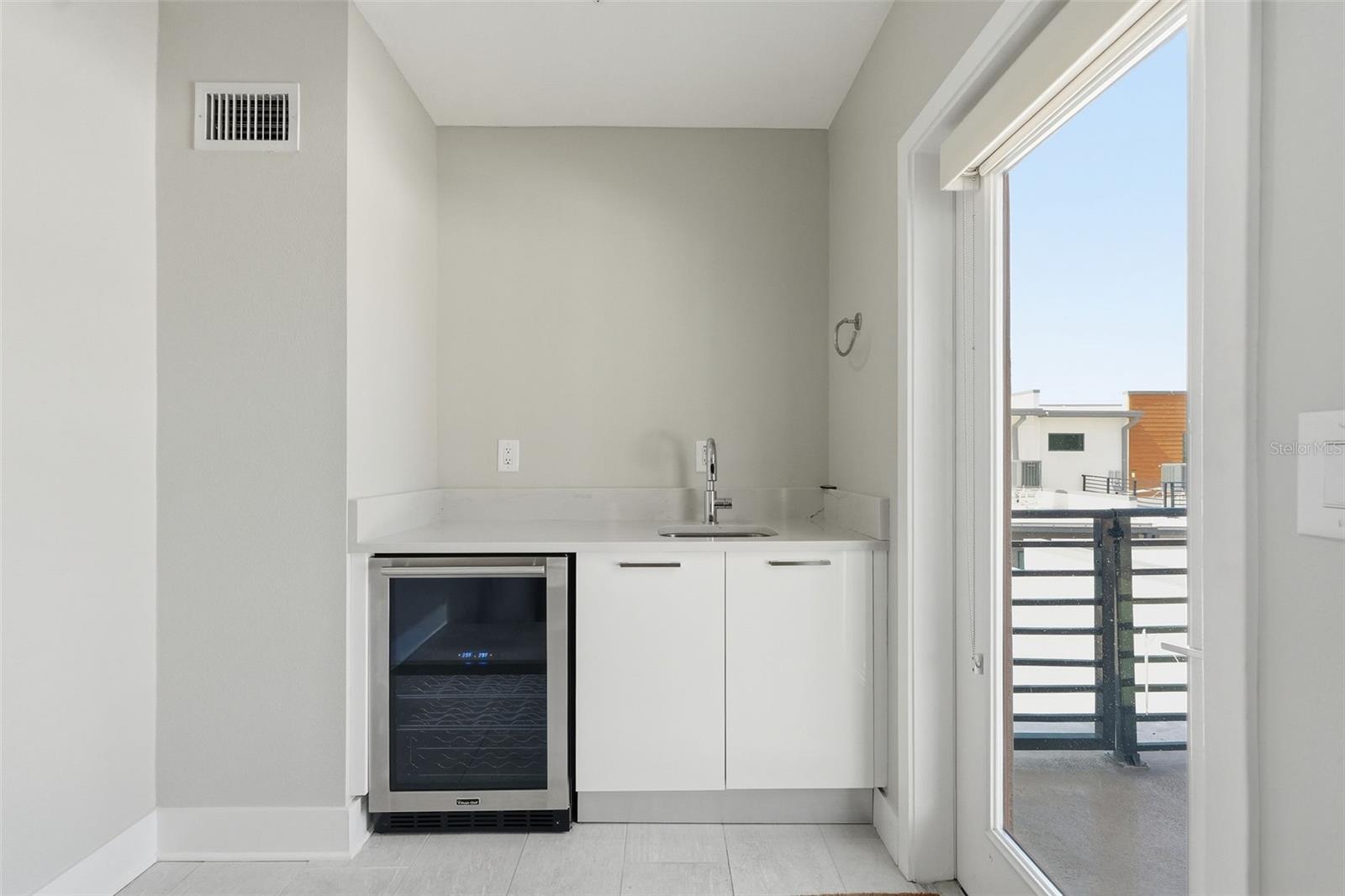 WESTSHORE VILLAGE TWNHMS - Residential