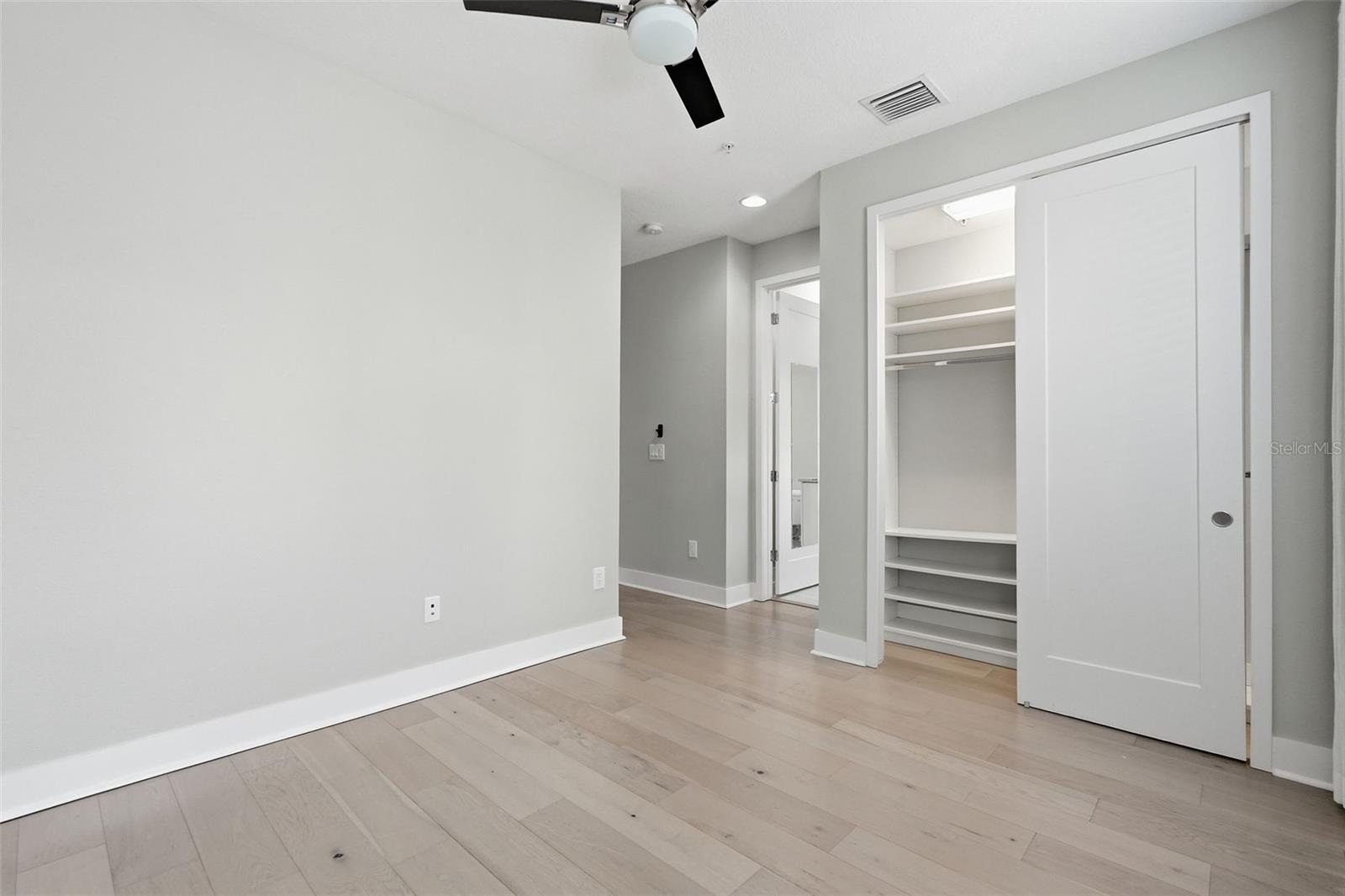 WESTSHORE VILLAGE TWNHMS - Residential