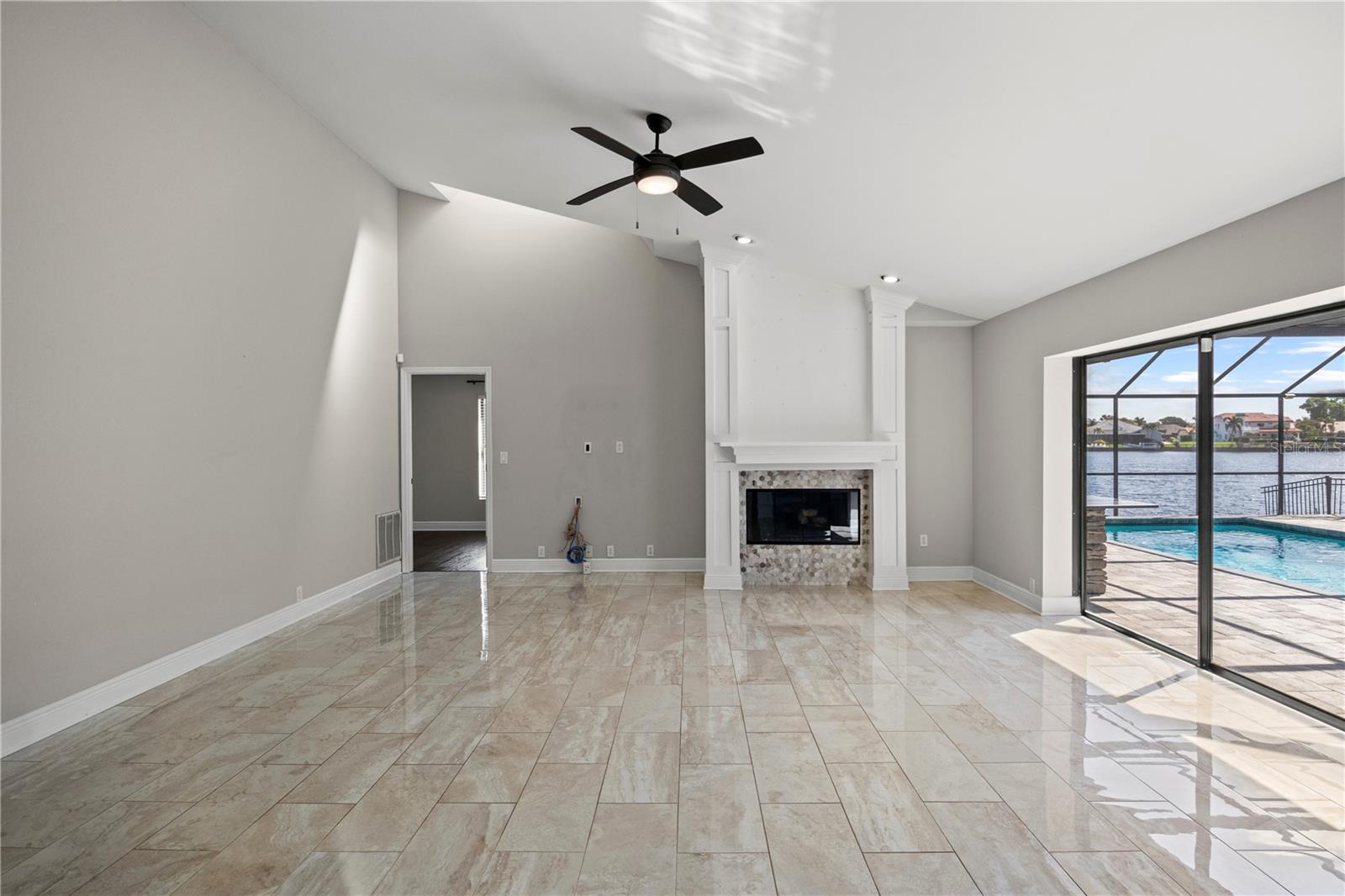BAYSIDE WEST - Residential