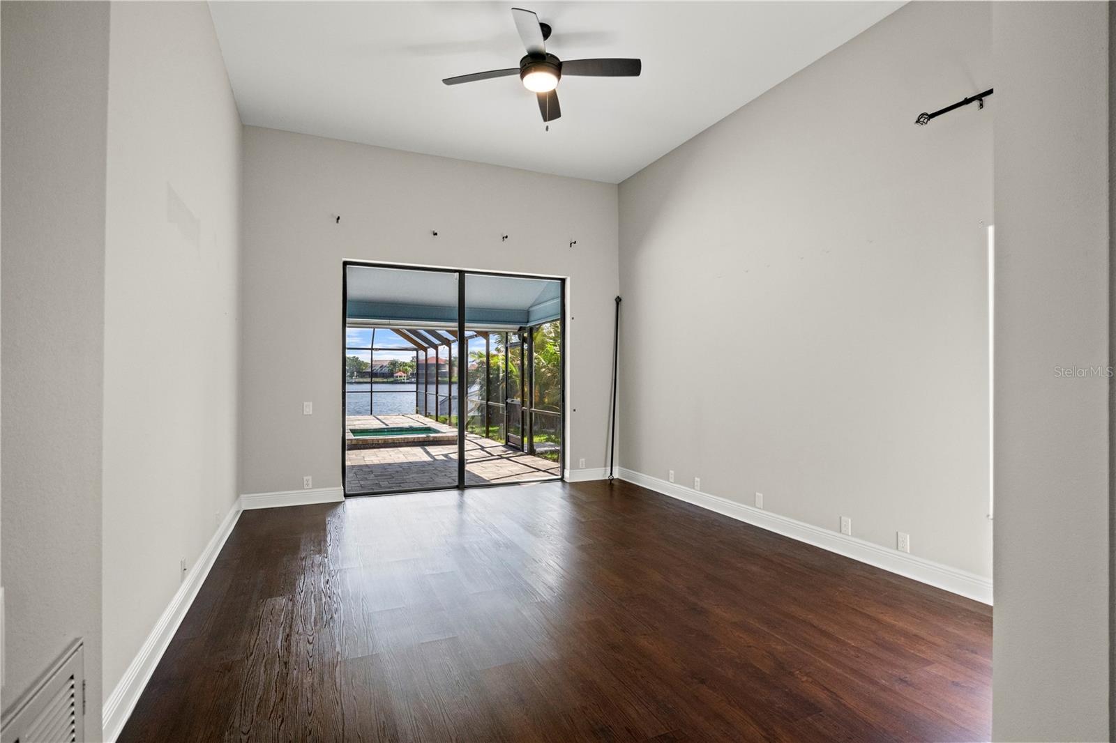 BAYSIDE WEST - Residential