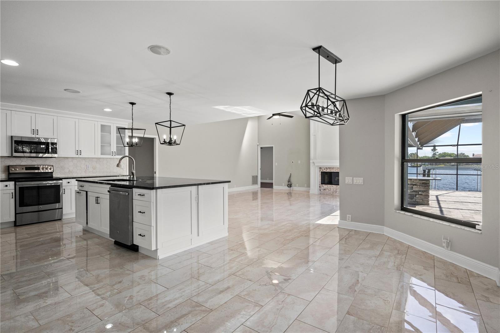 BAYSIDE WEST - Residential