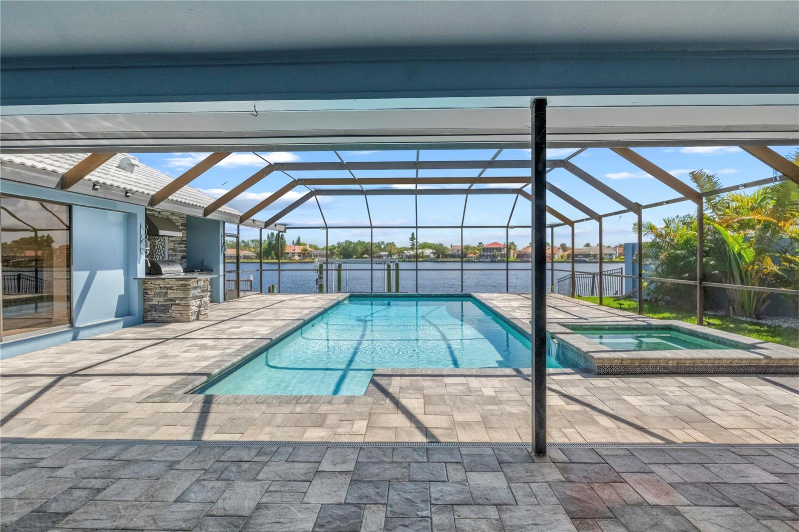 BAYSIDE WEST - Residential