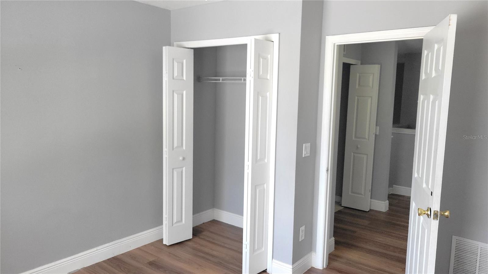 CLUBSIDE POINTE - Residential