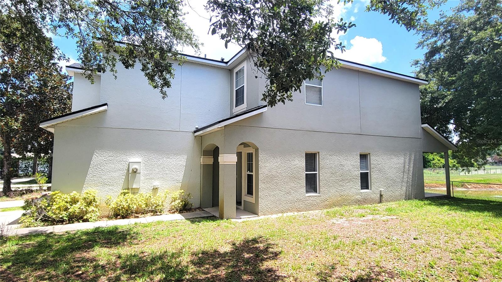 CLUBSIDE POINTE - Residential